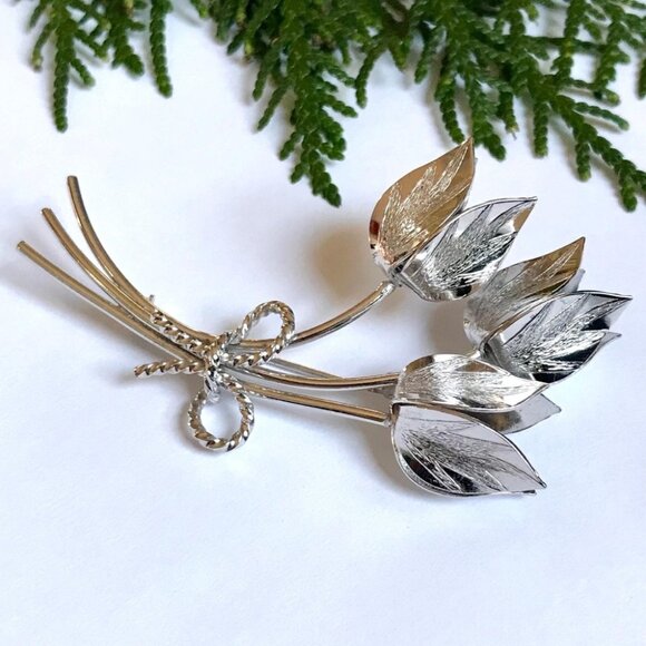 Bond Boyd 925 Sterling Tulip Bouquet Brooch 3D Flowers with Bow - Picture 10 of 10